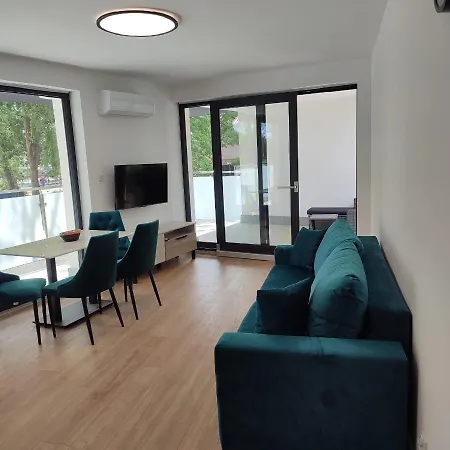 Amadeus Mare רובי