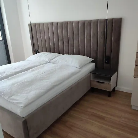 Amadeus Mare * רובי